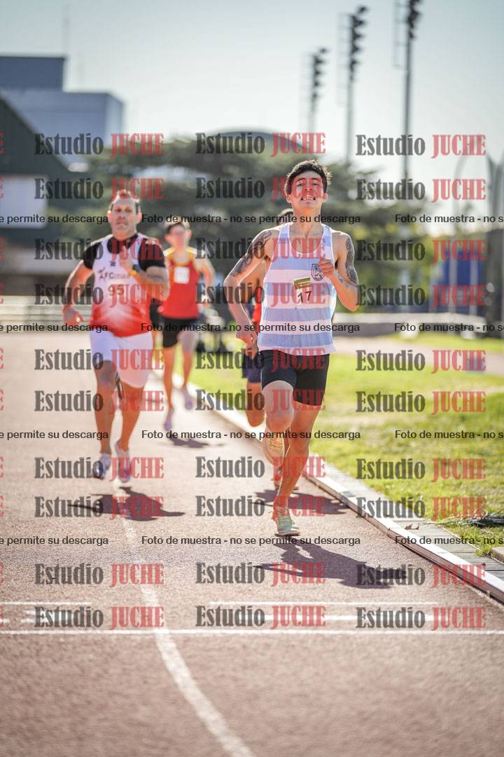 Fotos de los 800 m llanos de varones