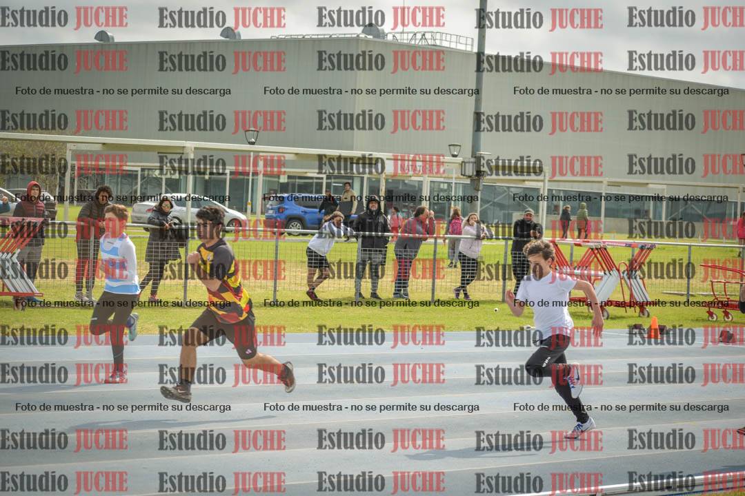 Fotos de los 80 m llanos de varones