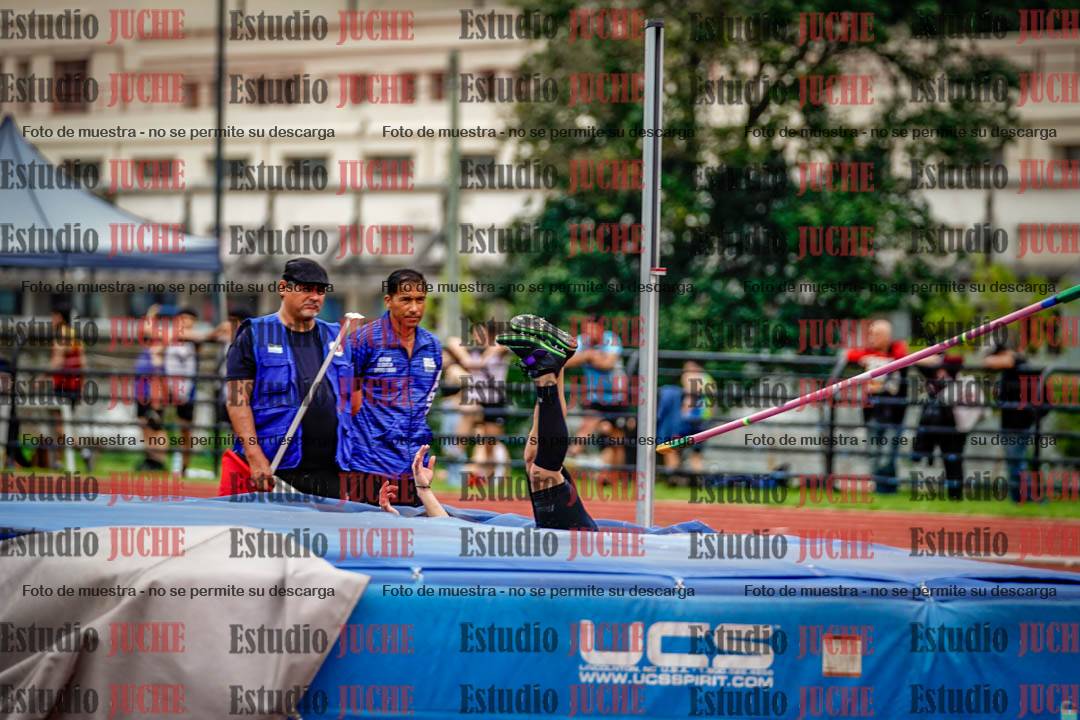 Fotos del salto en alto de varones