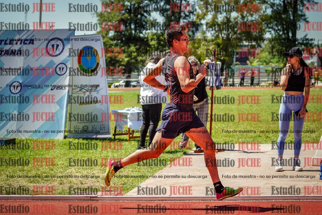 Fotos de los 800 m llanos de varones