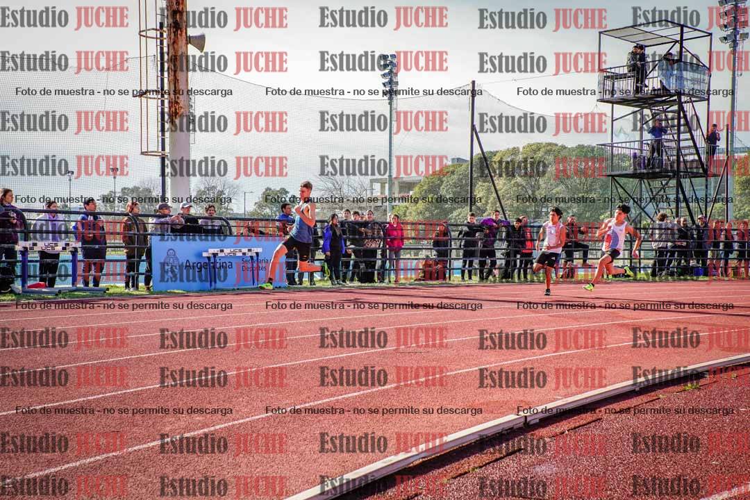 Fotos de los 200 m llanos de varones