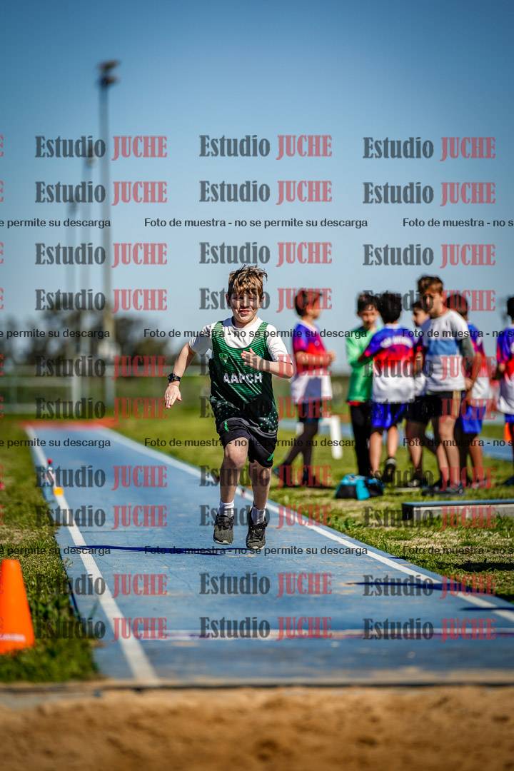 Fotos del salto en largo de varones - U15