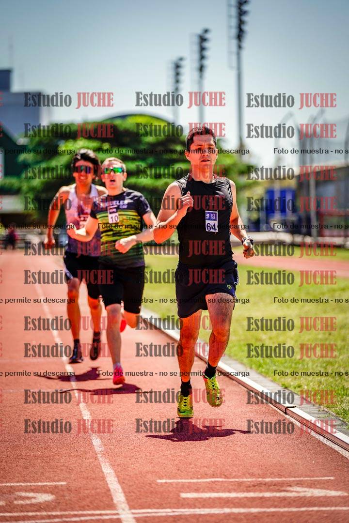 Fotos de los 800 m llanos de varones