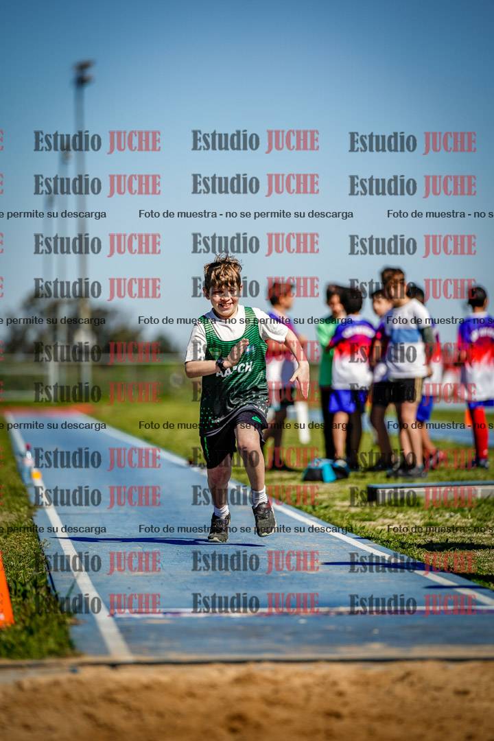 Fotos del salto en largo de varones - U15