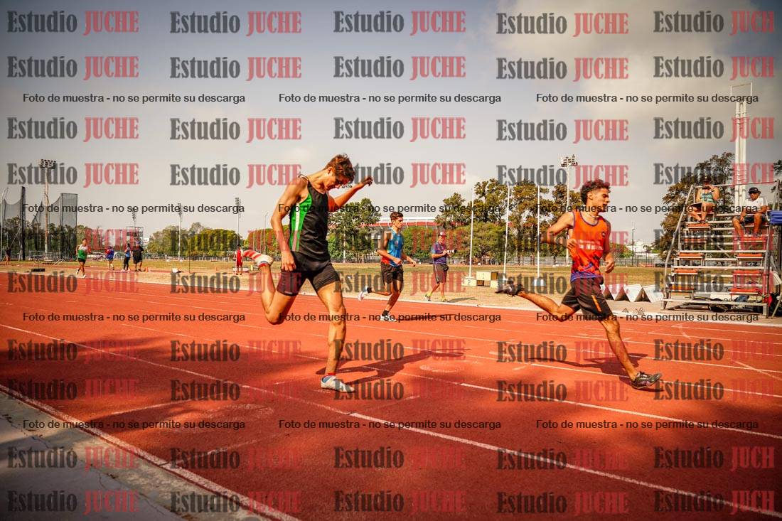 Fotos de los 400 m llanos de varones