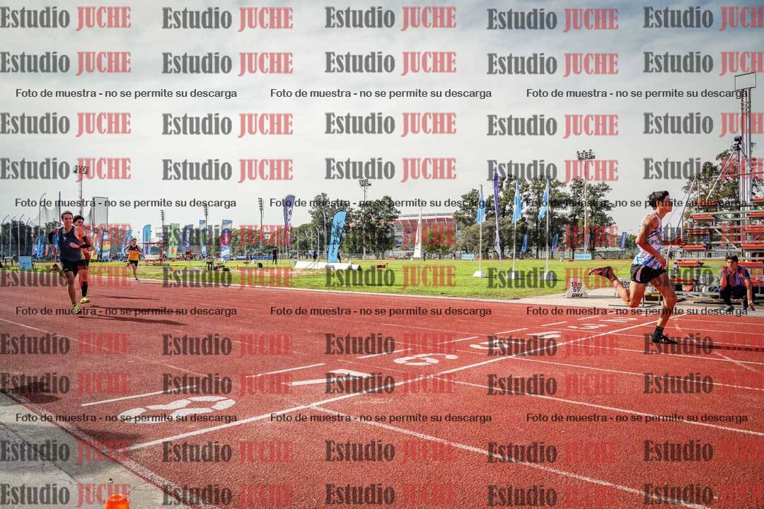 Fotos de los 400 m llanos de varones