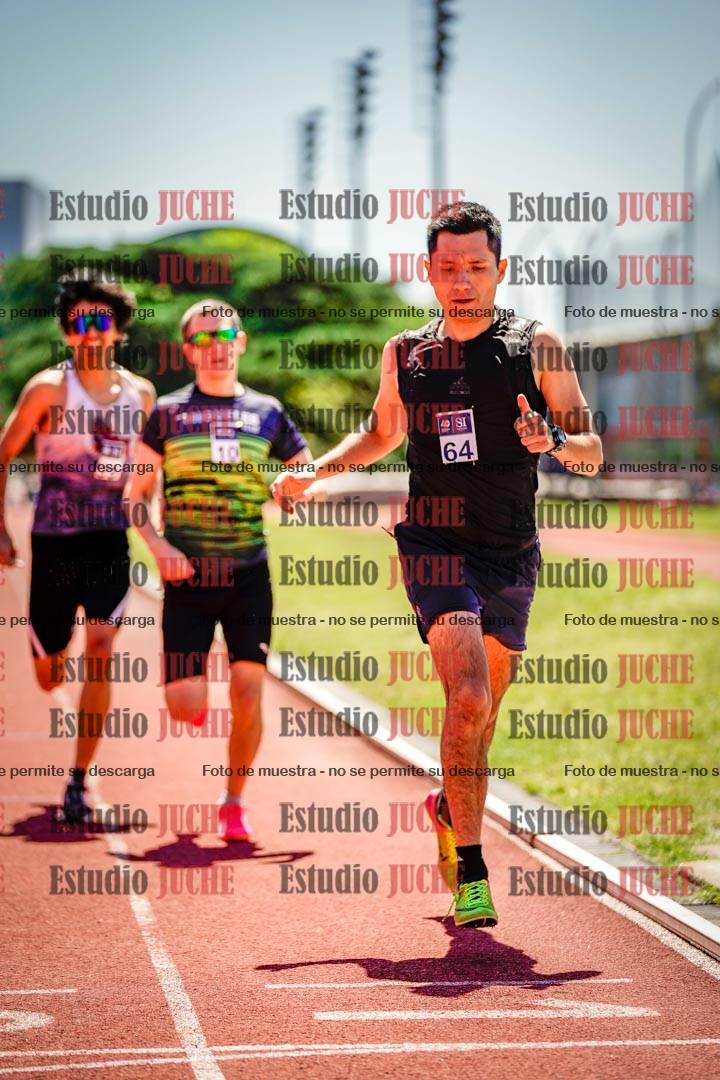 Fotos de los 800 m llanos de varones