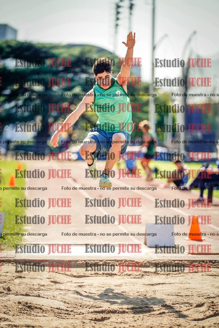 Fotos del salto en largo de varones