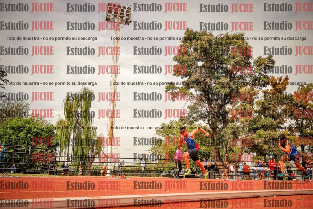 Fotos de los 200 m llanos de varones