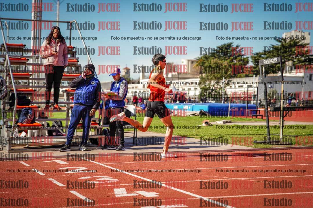 Fotos de los 800 m llanos de varones