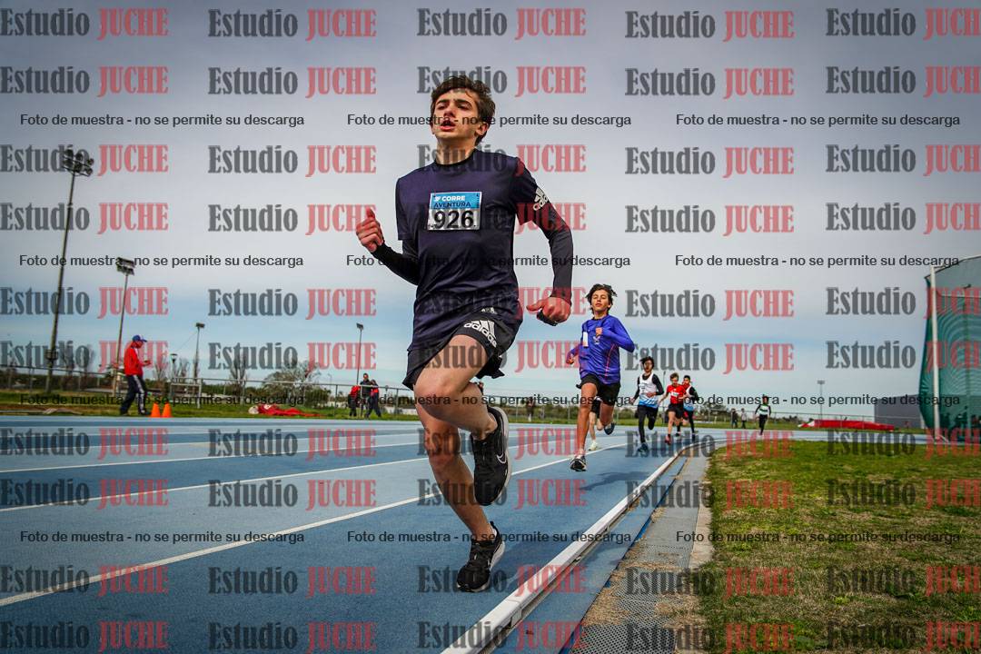 Fotos de los 800 m llanos de varones - U14