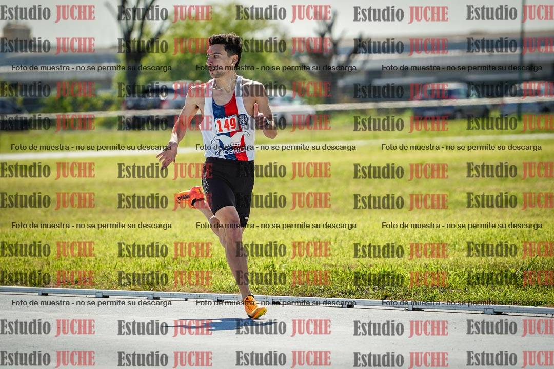 Fotos de los 800 m llanos de varones