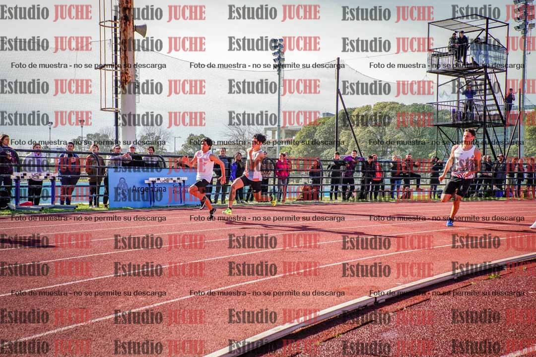 Fotos de los 200 m llanos de varones