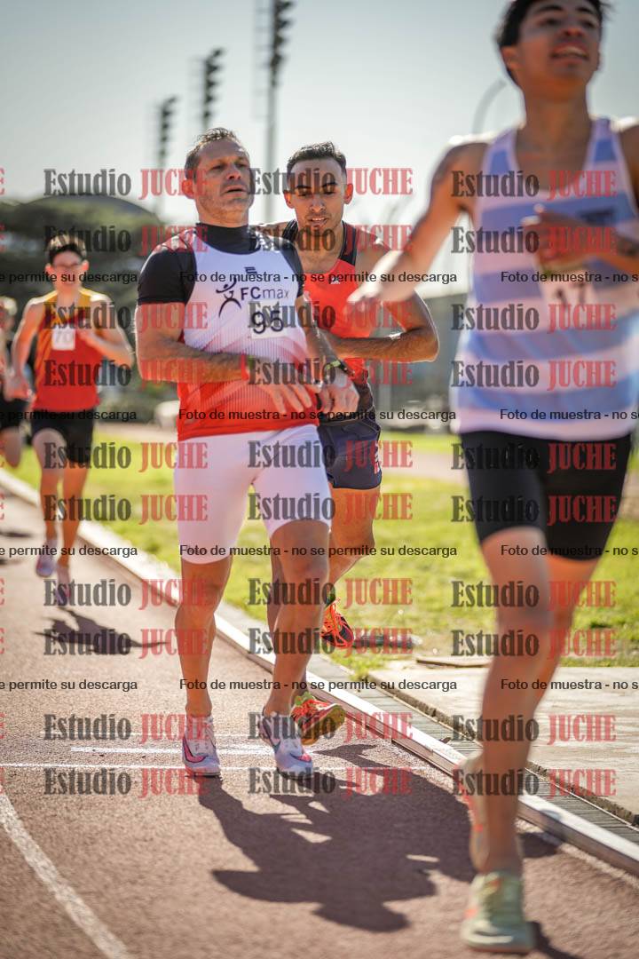 Fotos de los 800 m llanos de varones