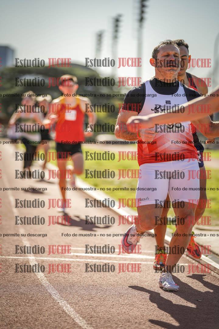 Fotos de los 800 m llanos de varones