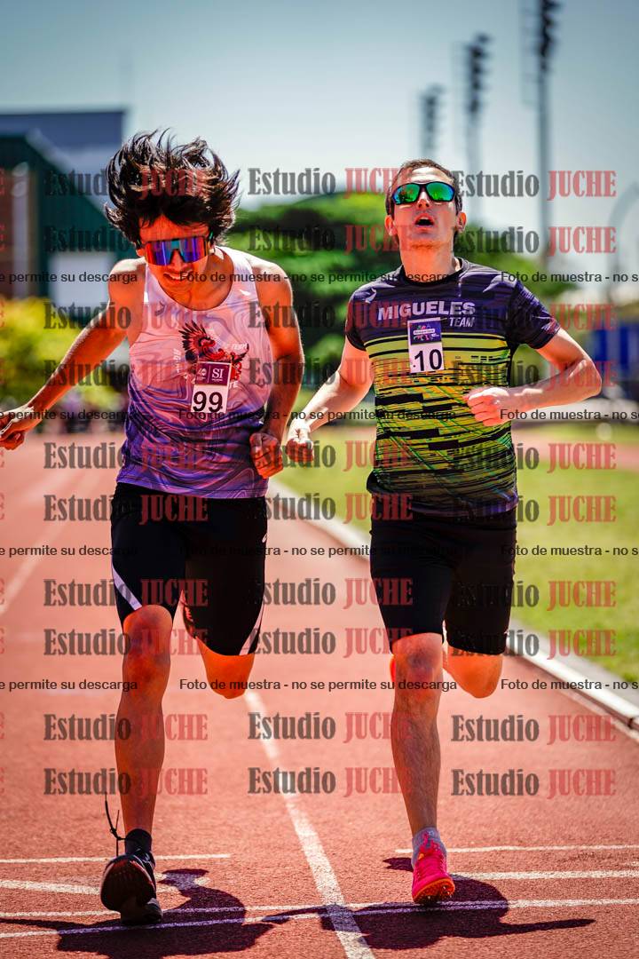 Fotos de los 800 m llanos de varones