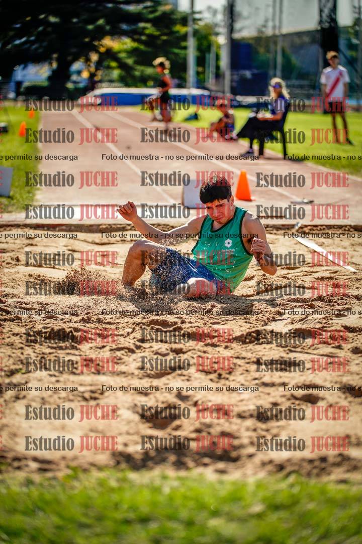 Fotos del salto en largo de varones