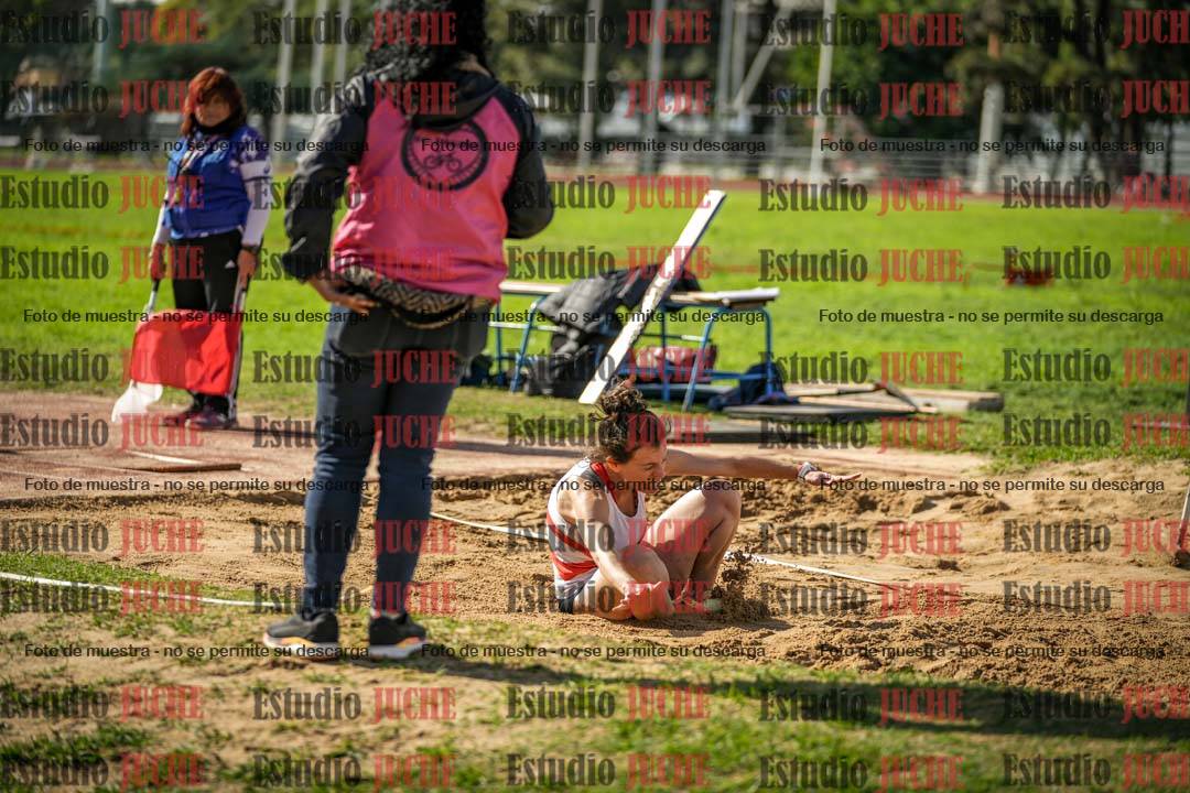 Fotos del salto en largo de mujeres - incluye U16