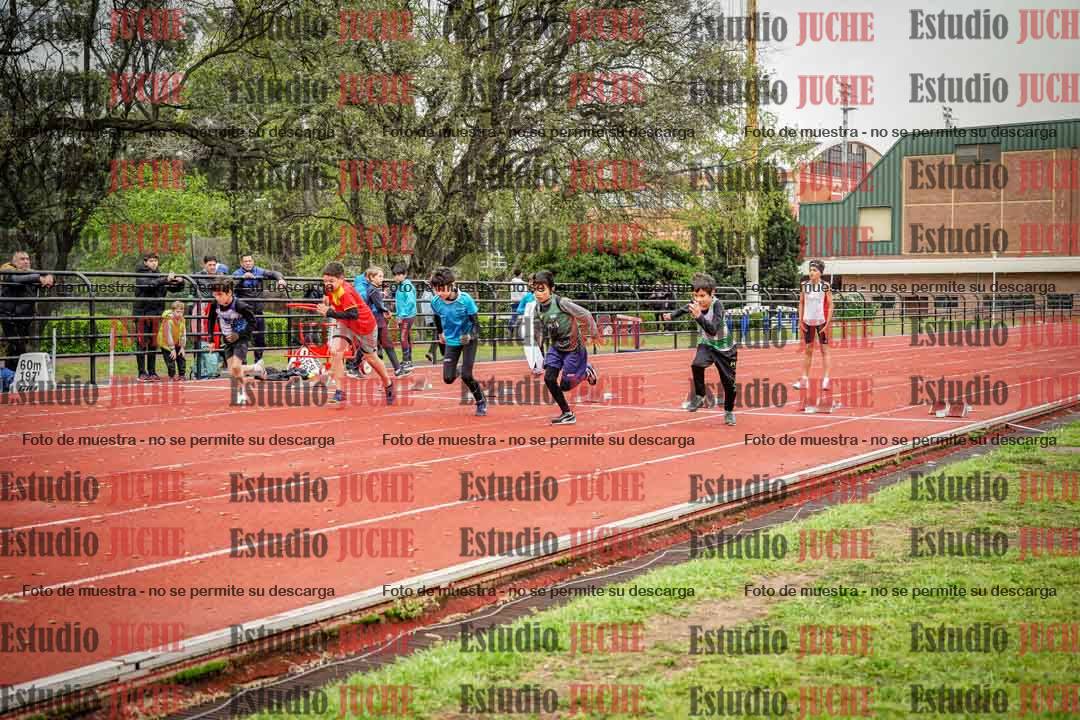 Fotos de los 50 m llanos de varones