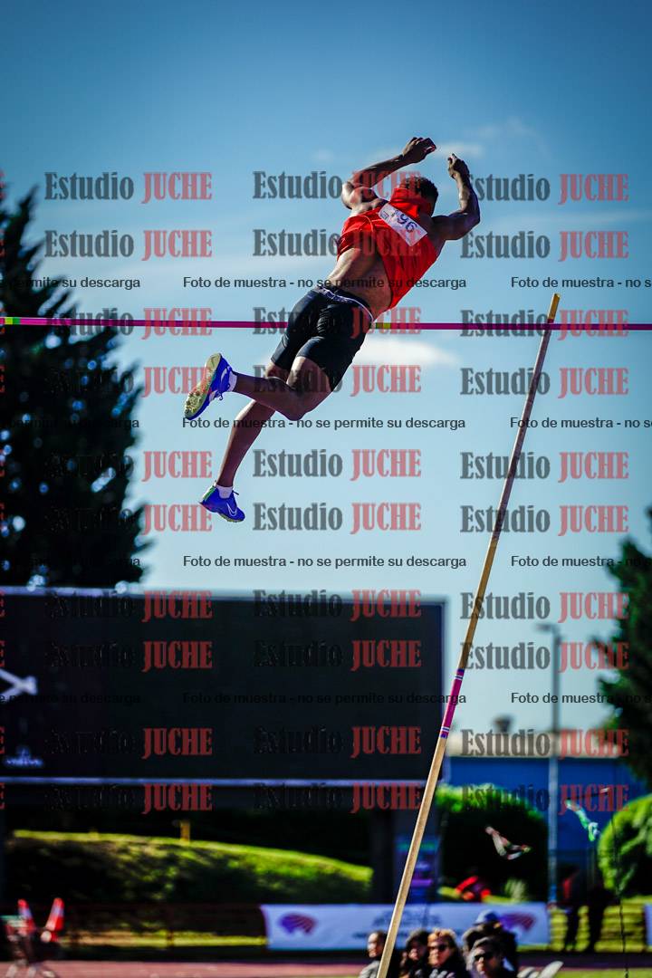 Fotos del salto con garrocha de varones - deca 8