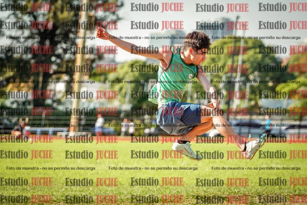 Fotos del salto en largo de varones