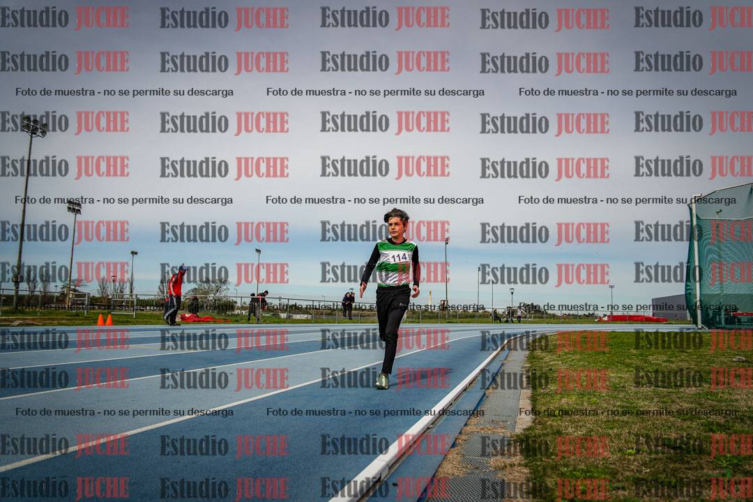 Fotos de los 800 m llanos de varones - U14