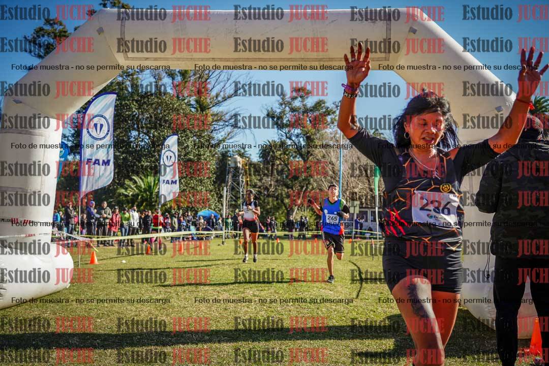 Fotos de la llegada del cross de 6000 m