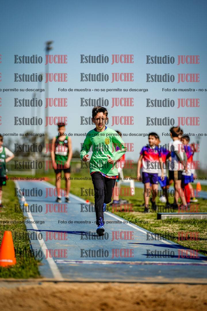 Fotos del salto en largo de varones - U15