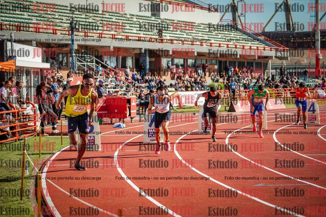 Fotos de los 800 m llanos de varones