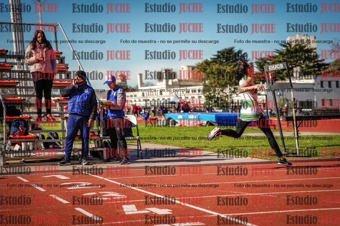 Fotos de los 800 m llanos de varones