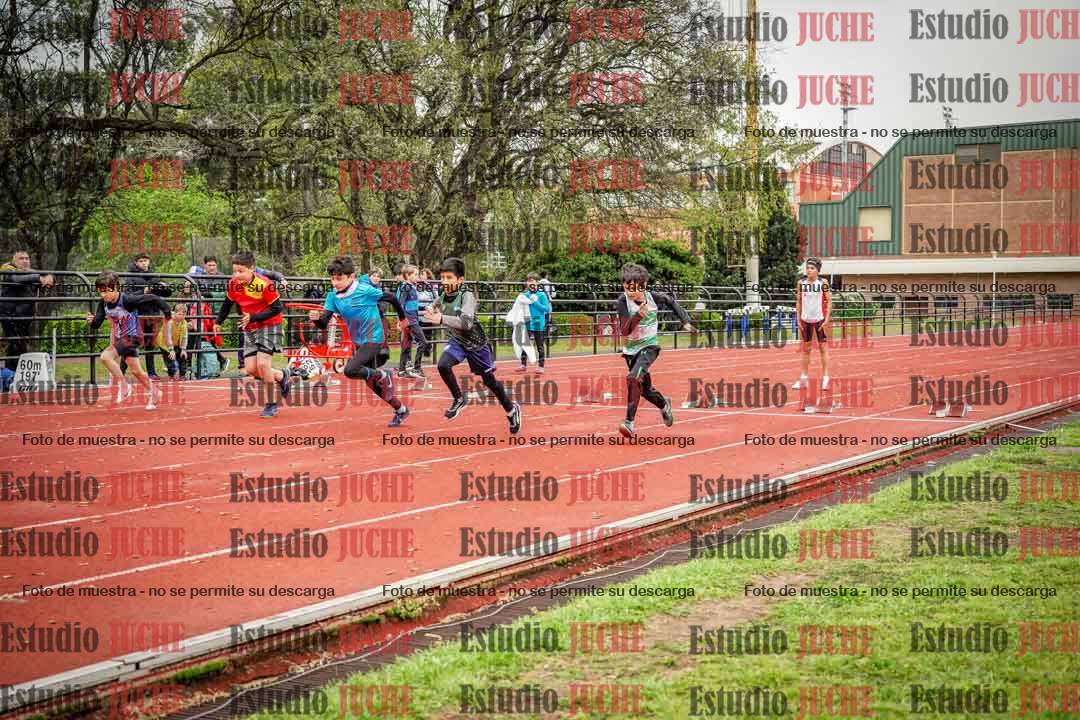 Fotos de los 50 m llanos de varones