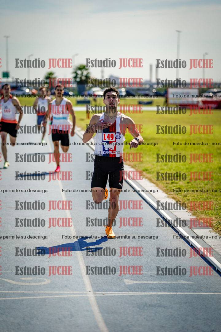 Fotos de los 800 m llanos de varones