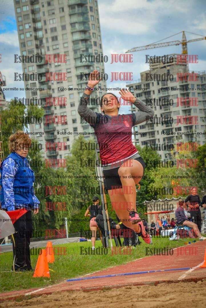 Fotos del salto en largo - mujeres mayores