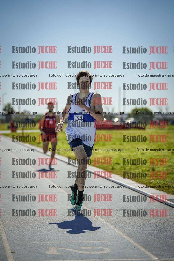 Fotos de los 800 m llanos de varones