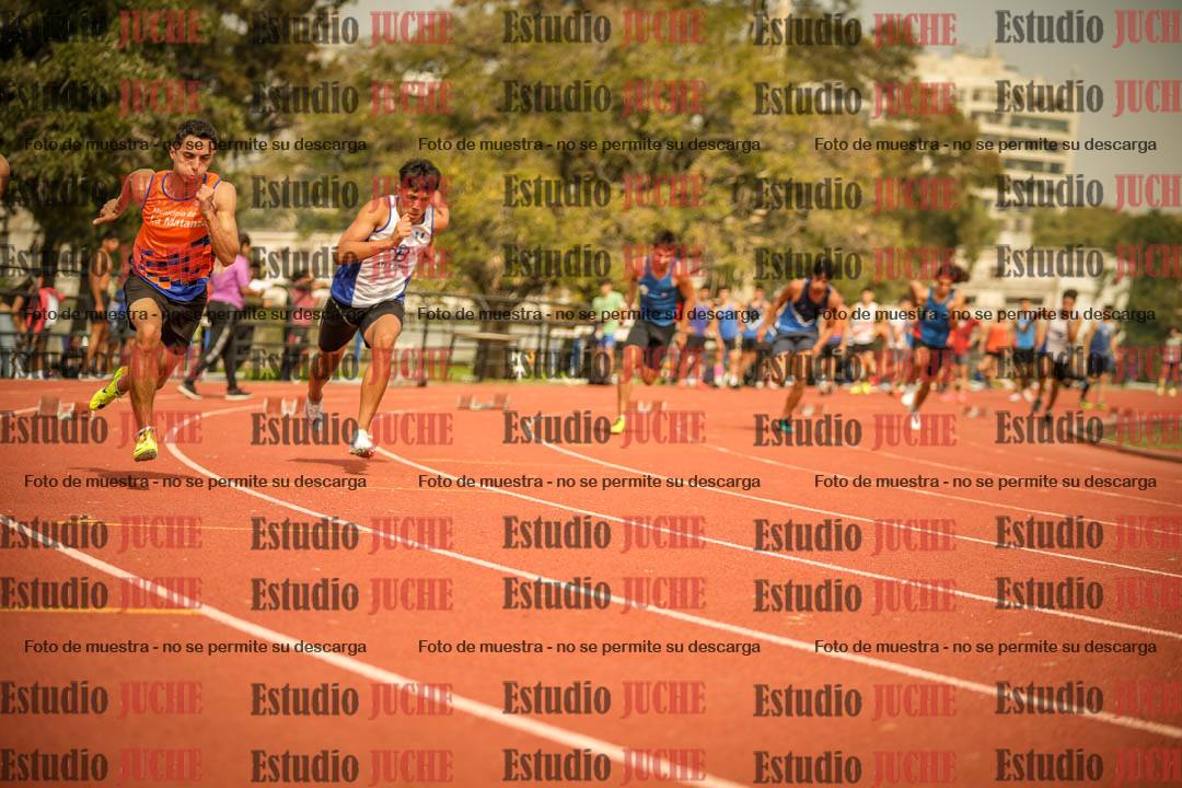 Fotos de los 200 m llanos de varones