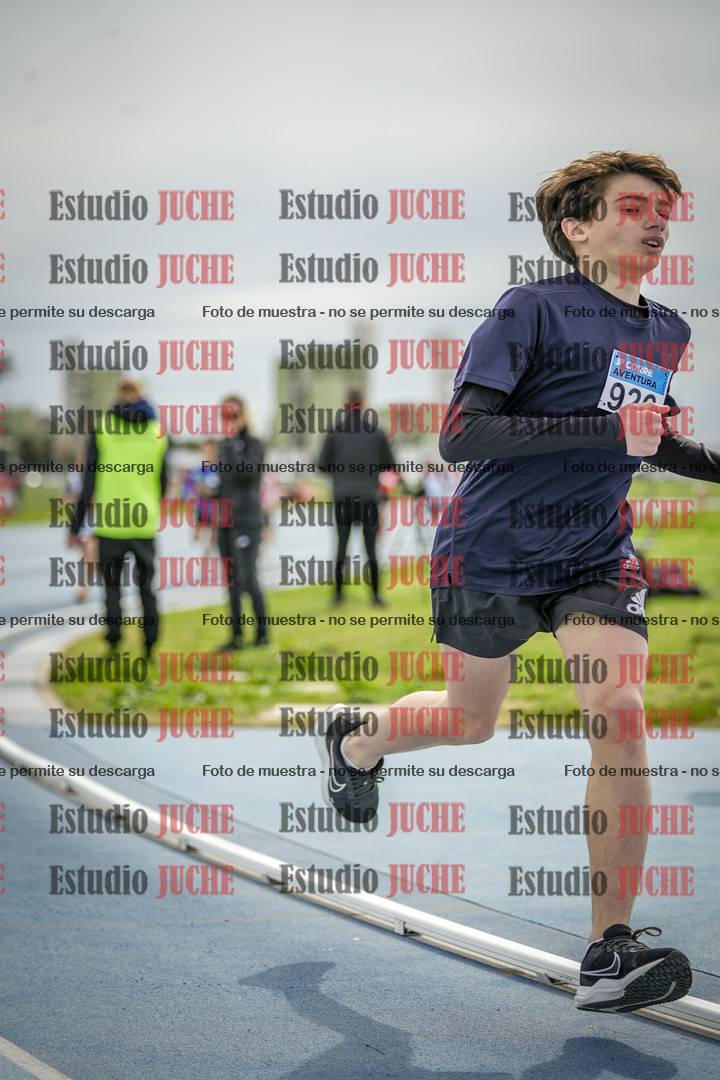 Fotos de los 800 m llanos de varones - U14