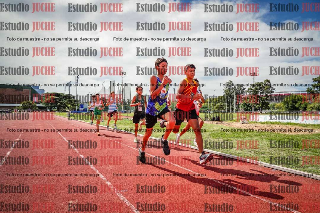 Fotos de los 600 m llanos de varones