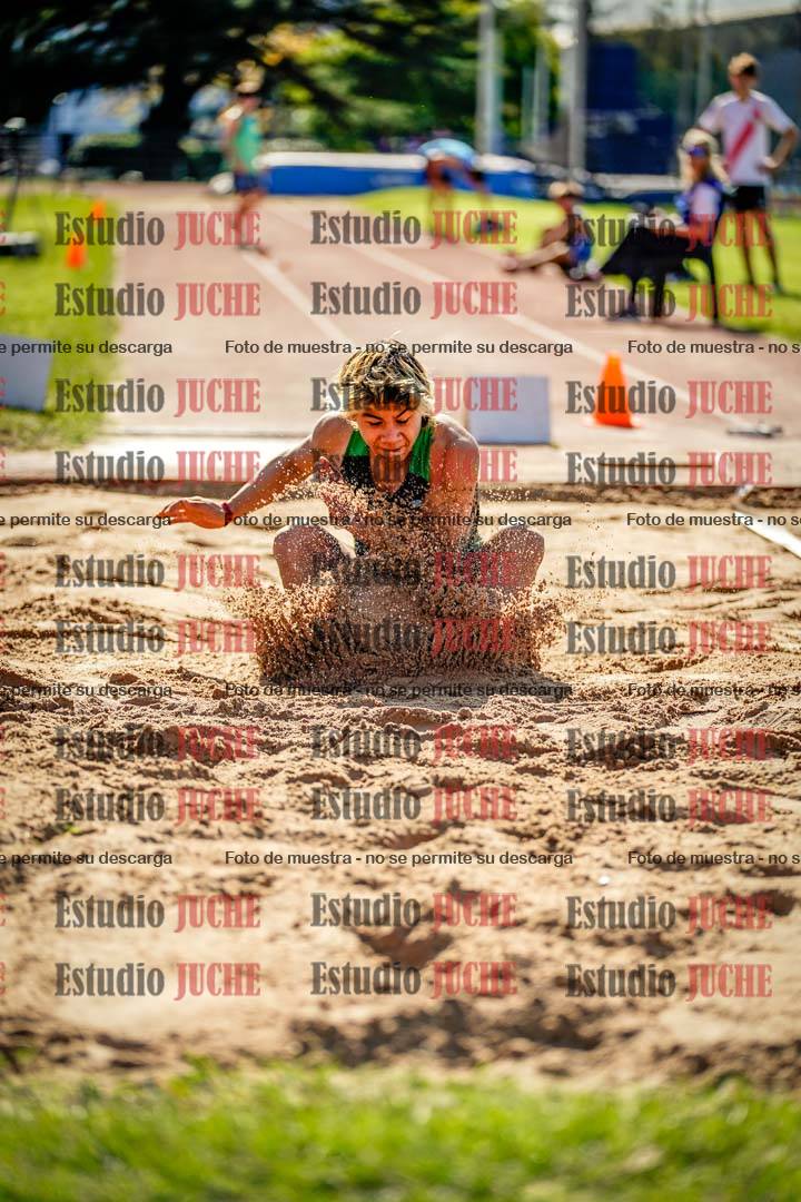 Fotos del salto en largo de varones