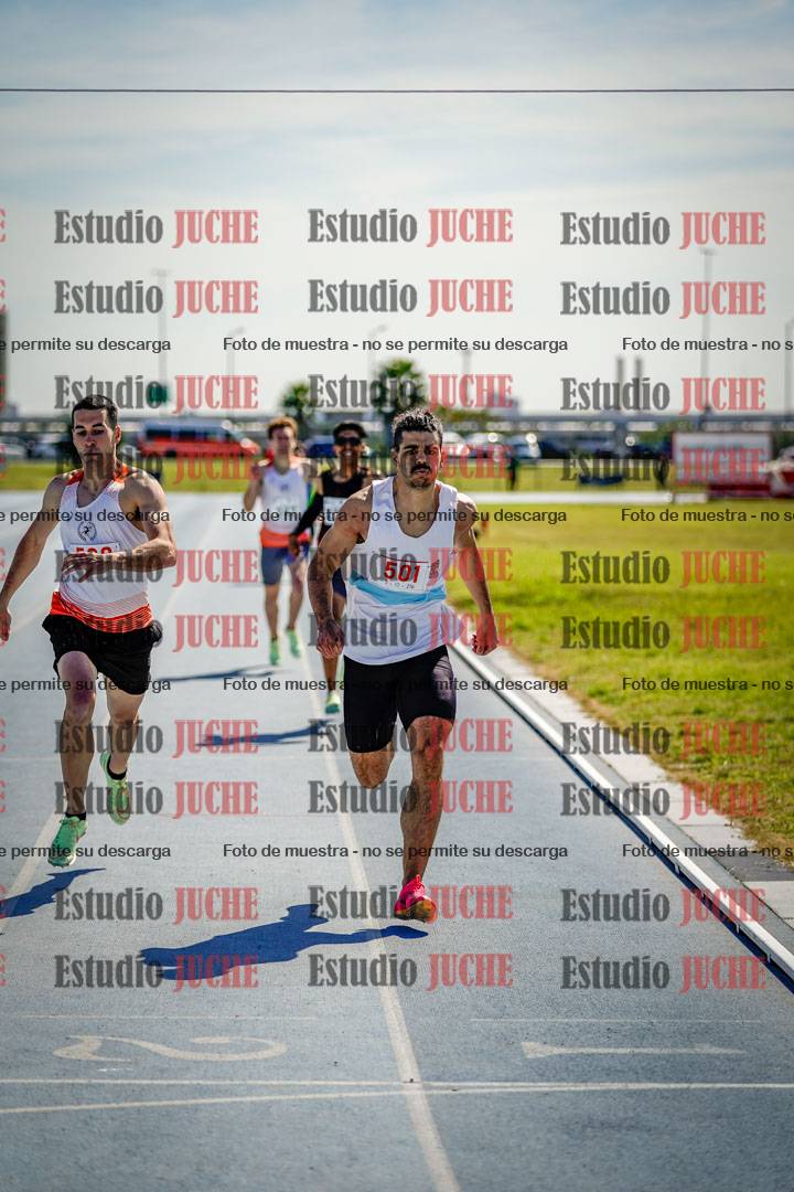 Fotos de los 800 m llanos de varones