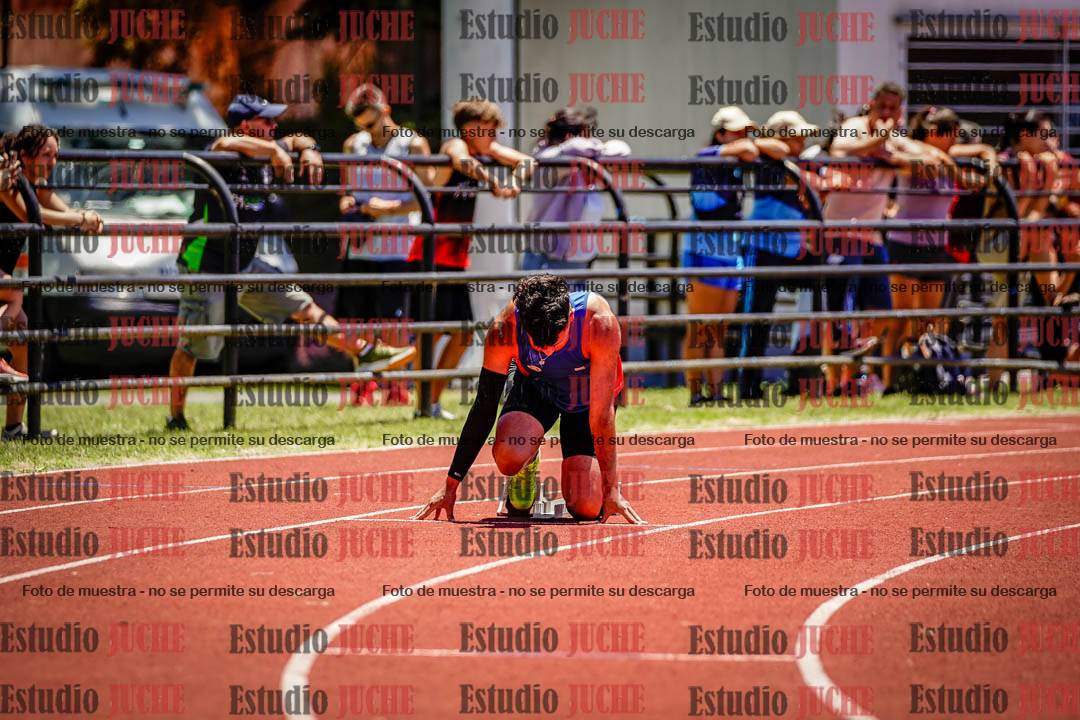 Fotos de los 400 m con vallas de varones