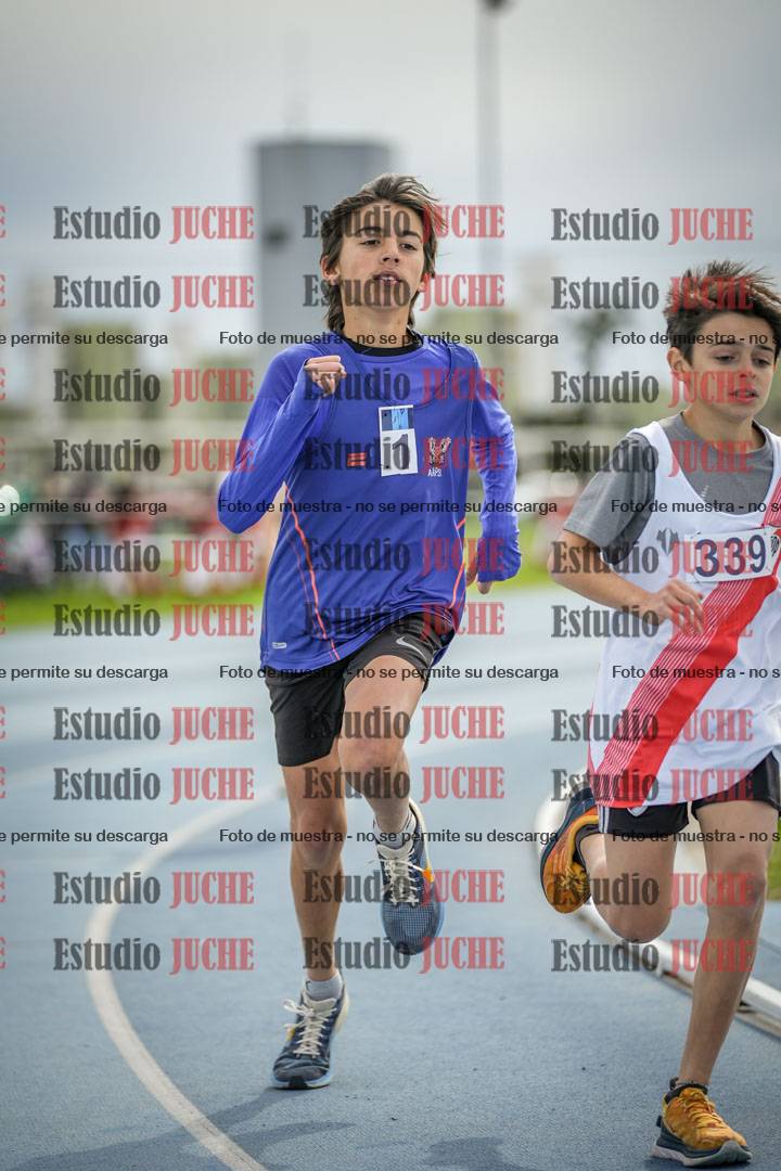 Fotos de los 800 m llanos de varones - U14