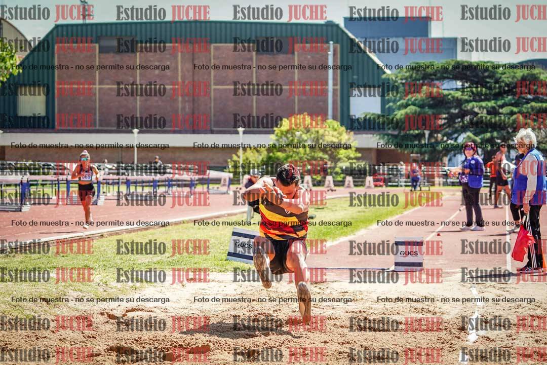 Fotos del salto en largo de varones