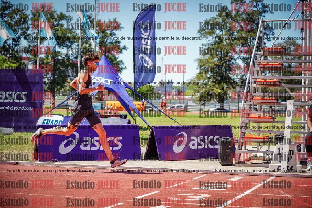 Fotos de los 800 m llanos de varones