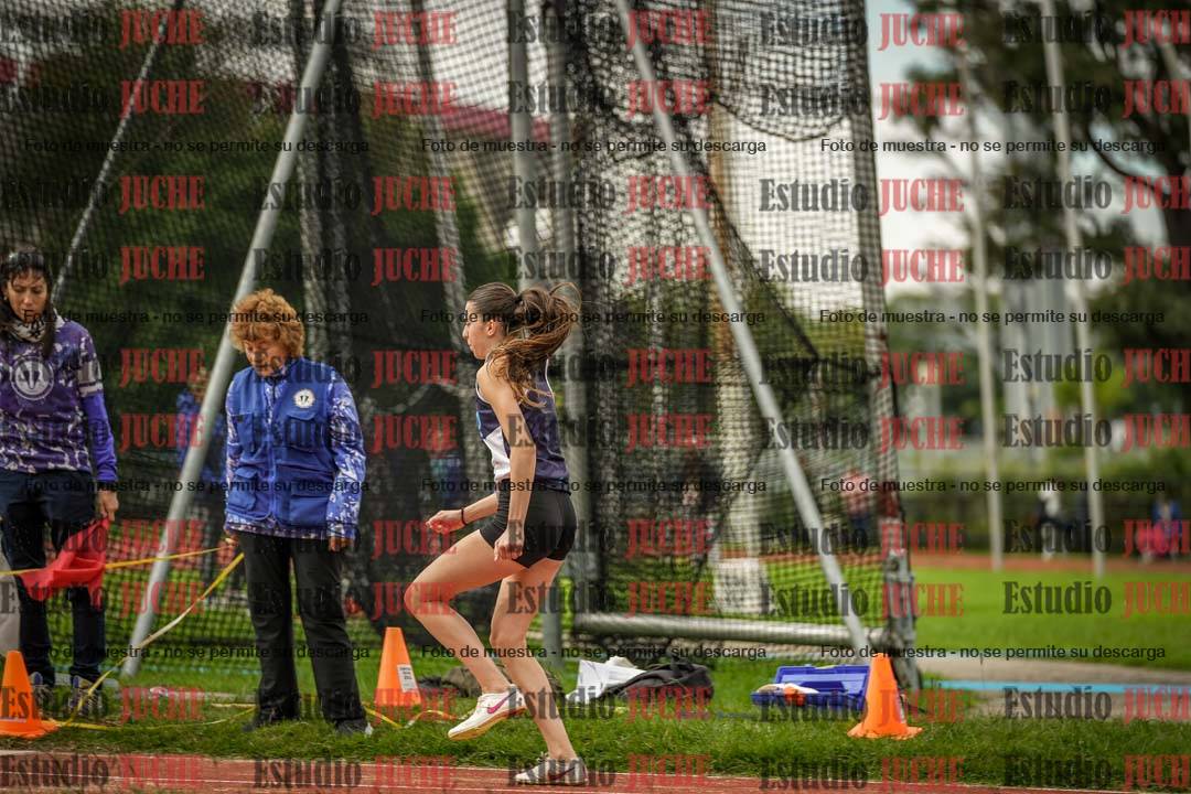 Fotos del salto en largo - mujeres mayores