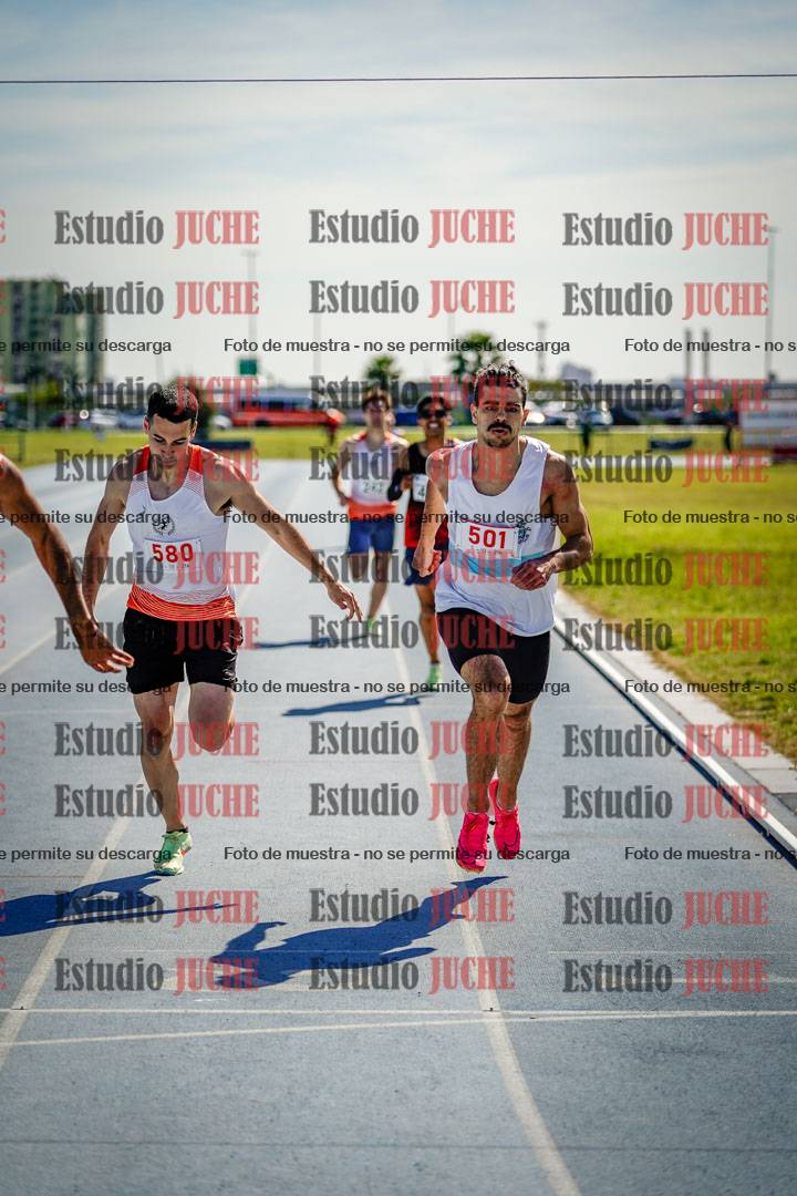 Fotos de los 800 m llanos de varones