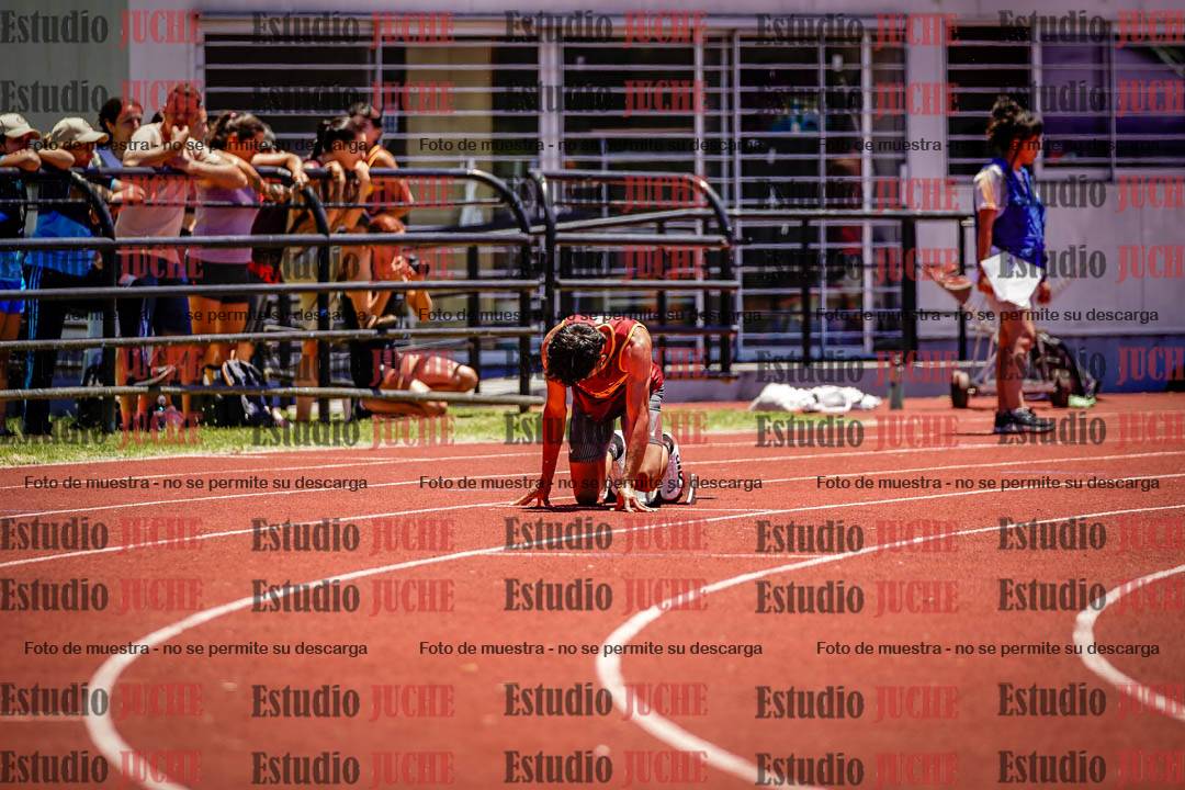 Fotos de los 400 m con vallas de varones