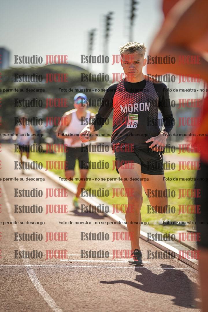 Fotos de los 800 m llanos de varones