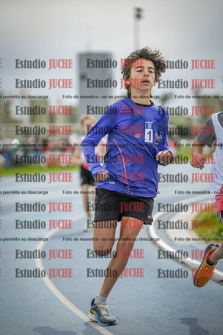 Fotos de los 800 m llanos de varones - U14