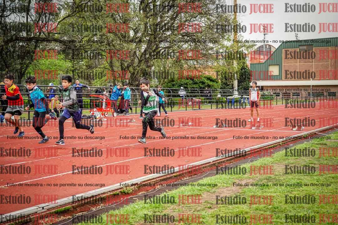 Fotos de los 50 m llanos de varones