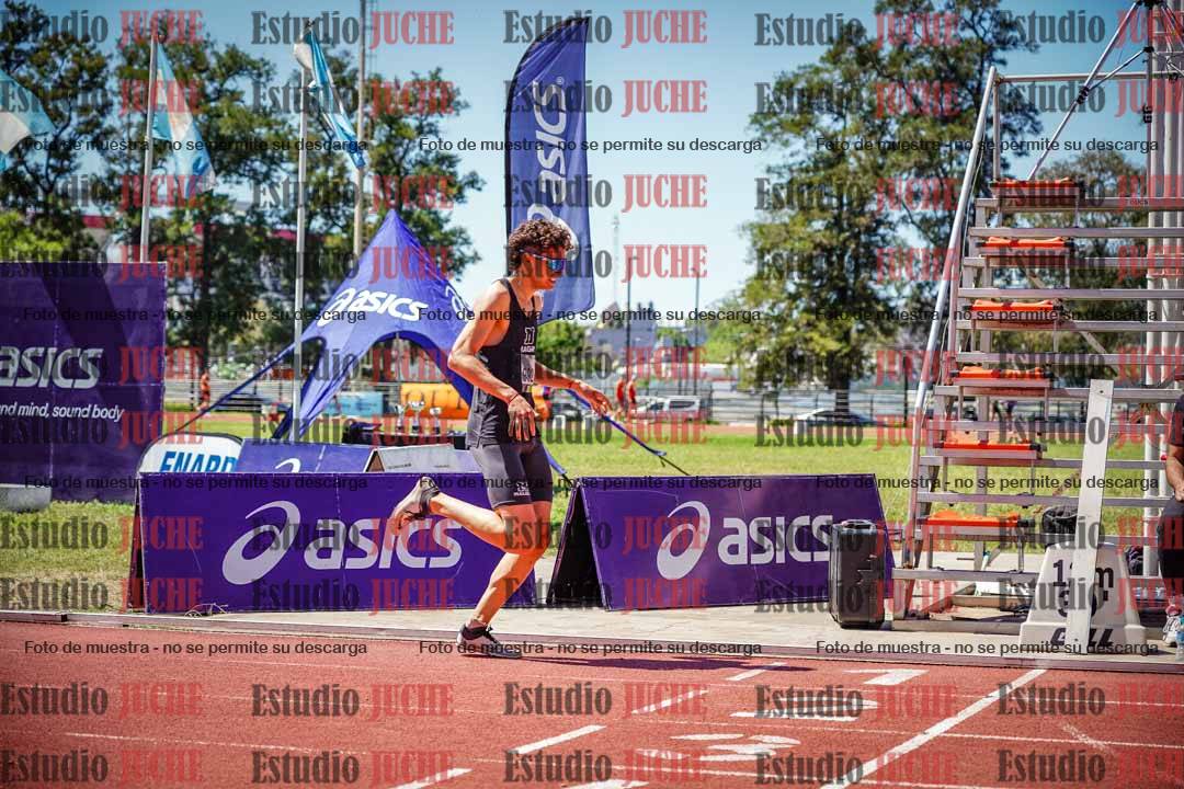 Fotos de los 800 m llanos de varones